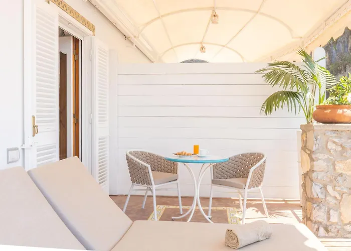 Nannina Bed & Breakfast 4*